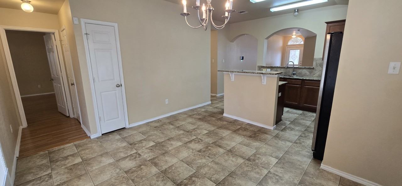 5112 Allegany Dr - Photo 6 of 30