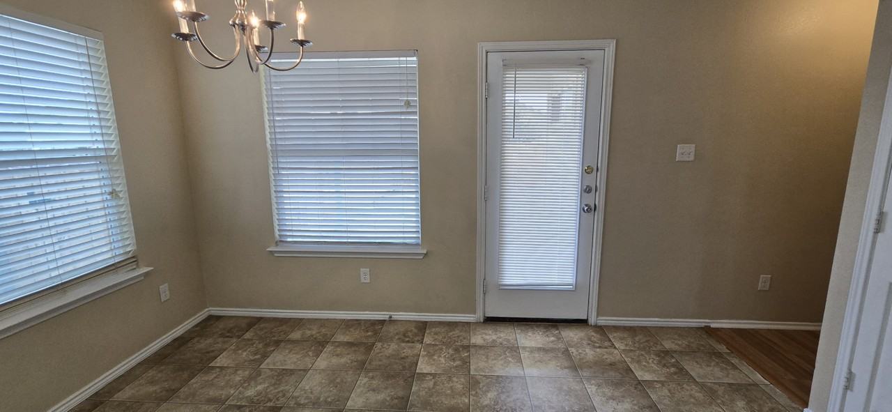 5112 Allegany Dr - Photo 7 of 30