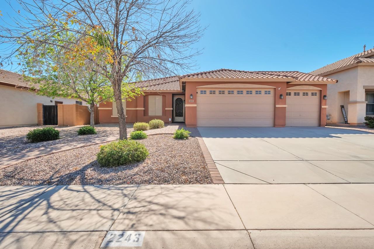 2243 W Mila Way - Photo 2 of 27