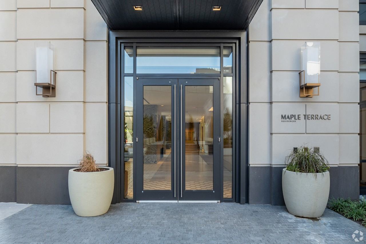 3001 Maple Ave - Photo 2 of 33