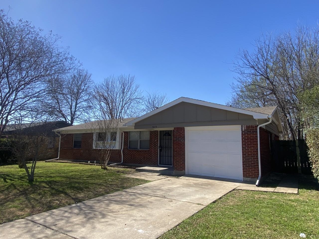 5015 Dupont Dr - Photo 2 of 16