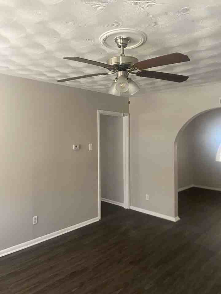 5015 Dupont Dr - Photo 3 of 16