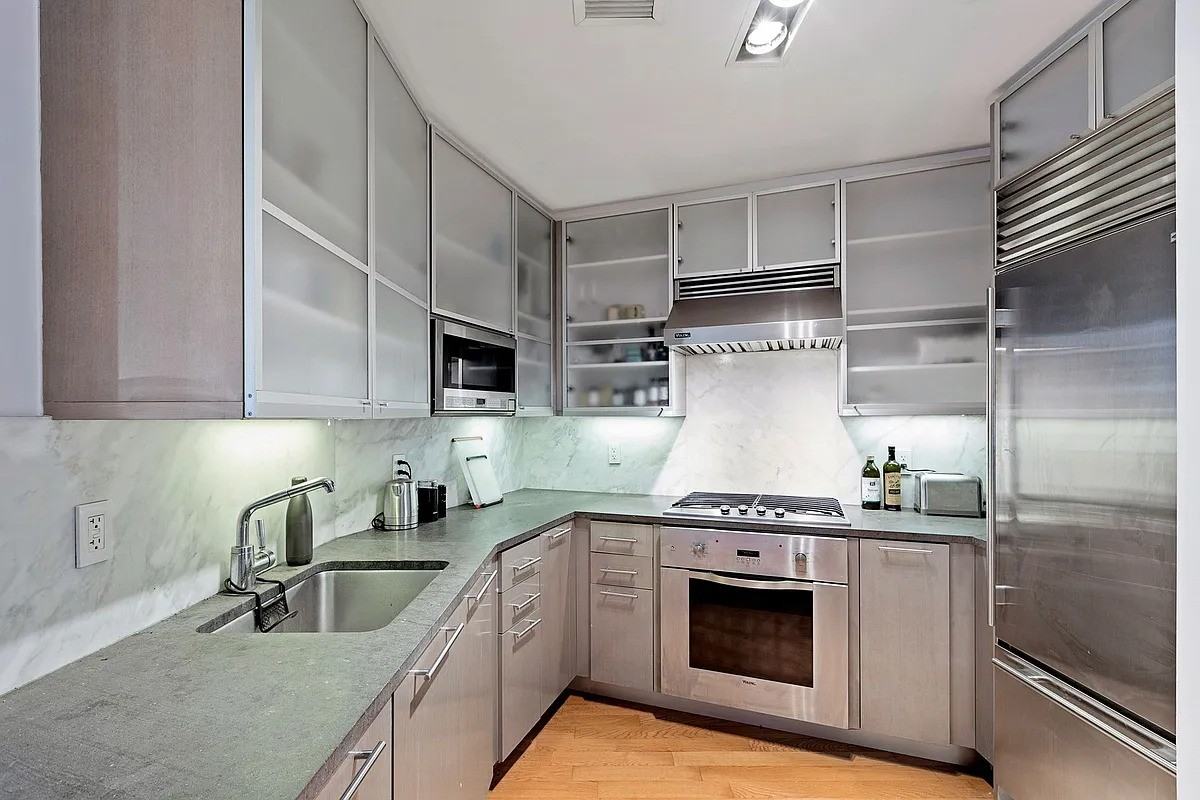 200 Chambers St #3G - Photo 6 of 9