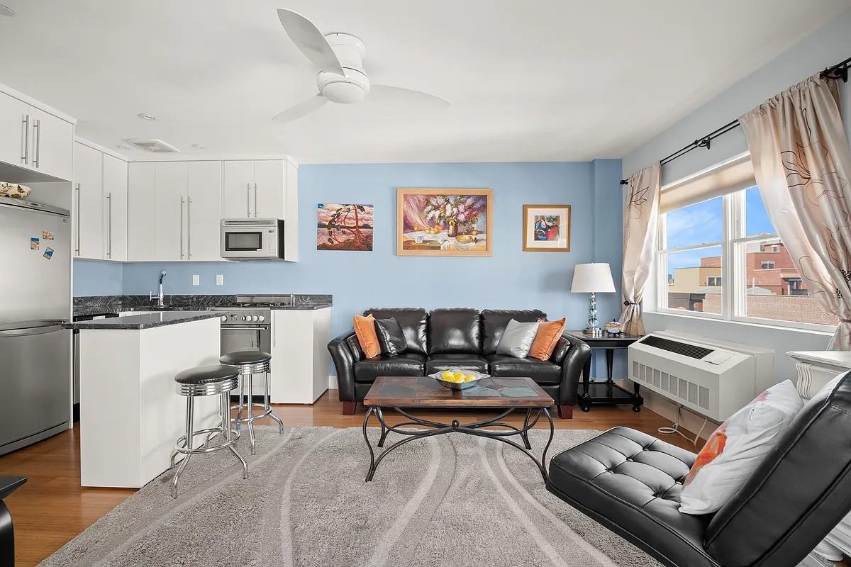 2587 37th St #5B - Photo 2 of 11