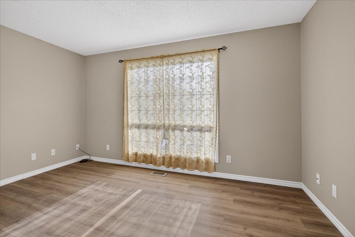 40 Birchglen Cres - Photo 5 of 42