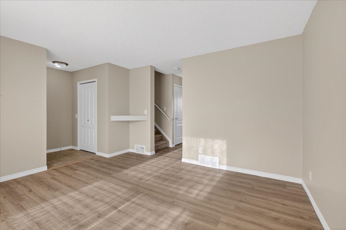 40 Birchglen Cres - Photo 7 of 42