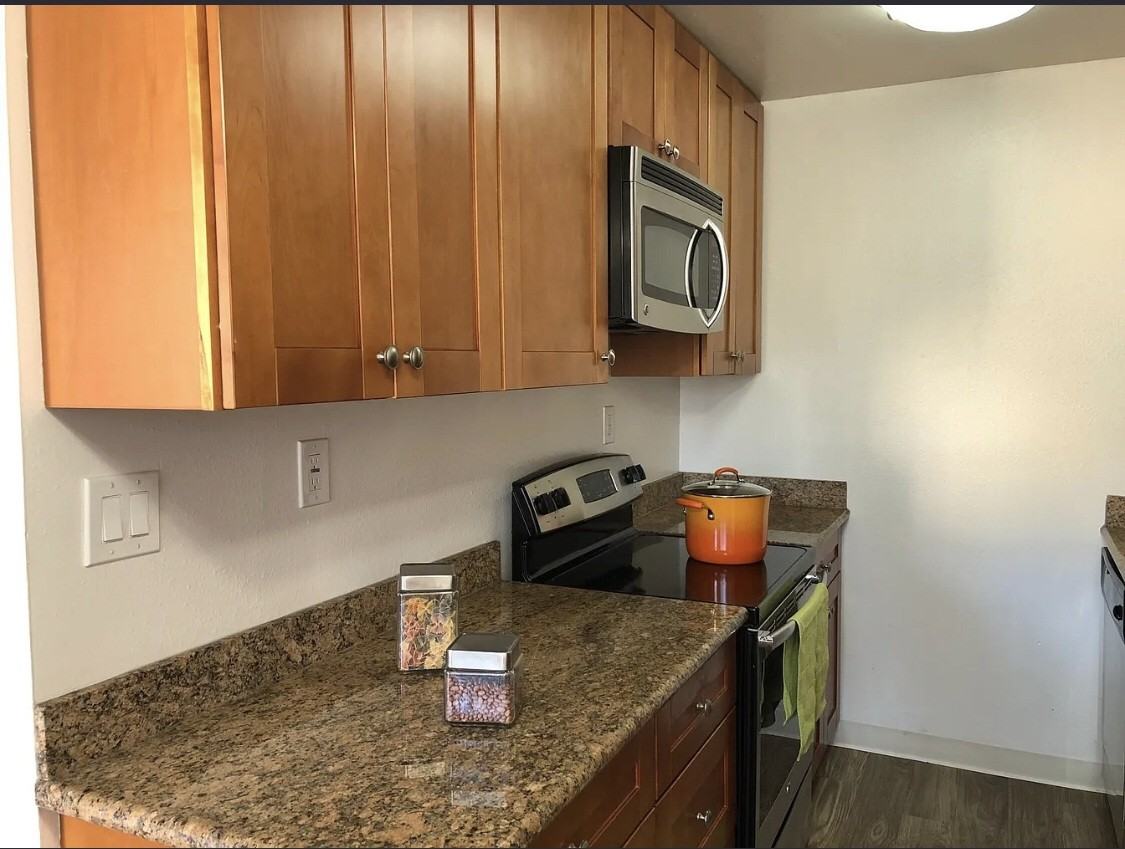 375 Saratoga Ave #6 - Photo 3 of 8