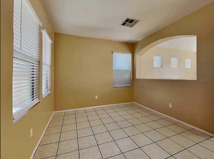 3923 W Pollack St - Photo 2 of 14