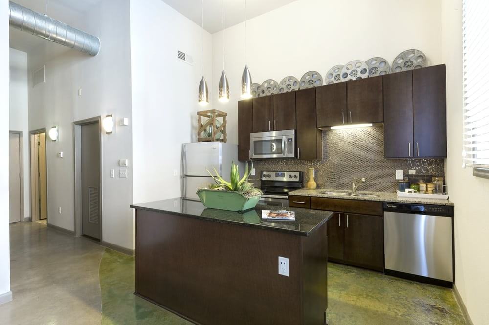 303 West Ave - Photo 5 of 20