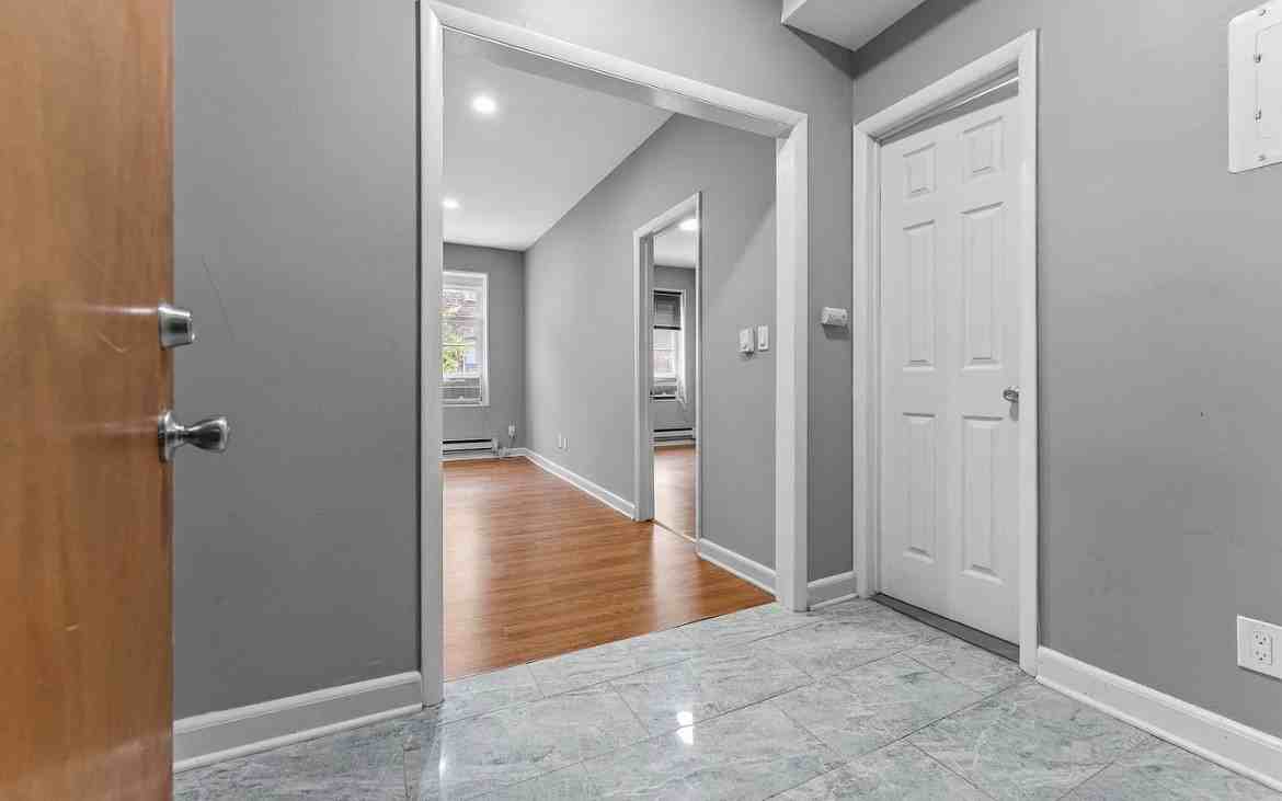 248 Clendenny Ave #4 - Photo 2 of 18