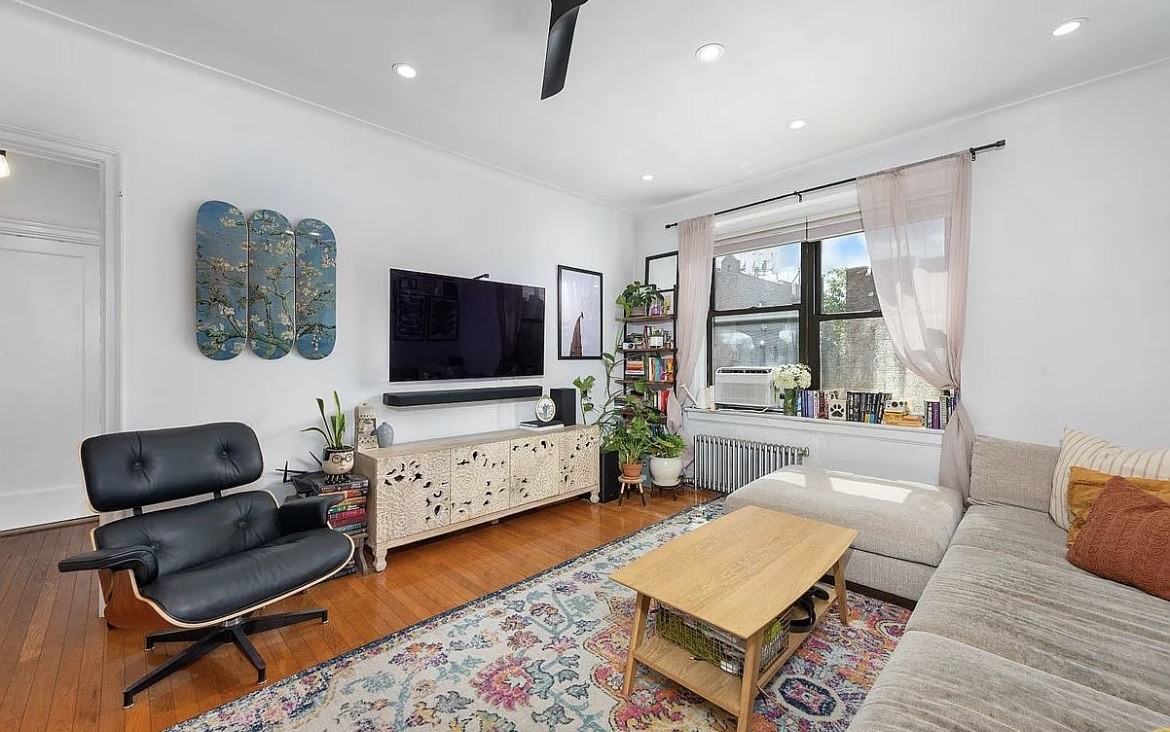 3555 29th St #6J - Photo 3 of 15