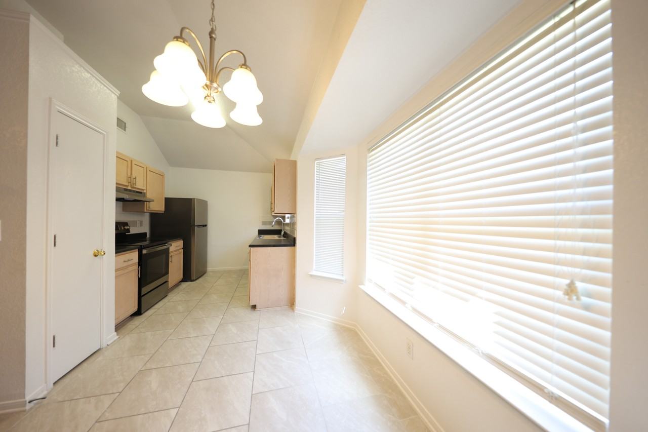 3204 Southhill Dr - Photo 6 of 20