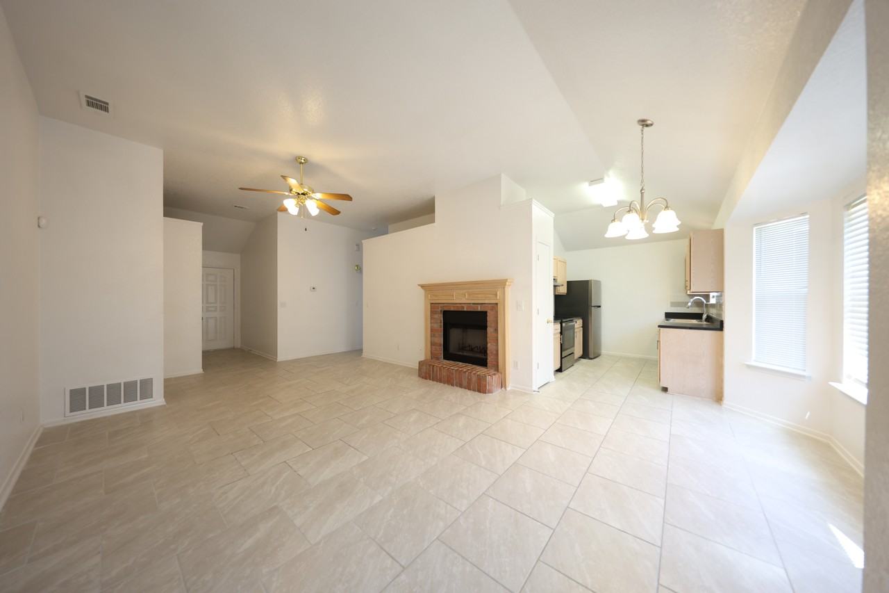 3204 Southhill Dr - Photo 7 of 20