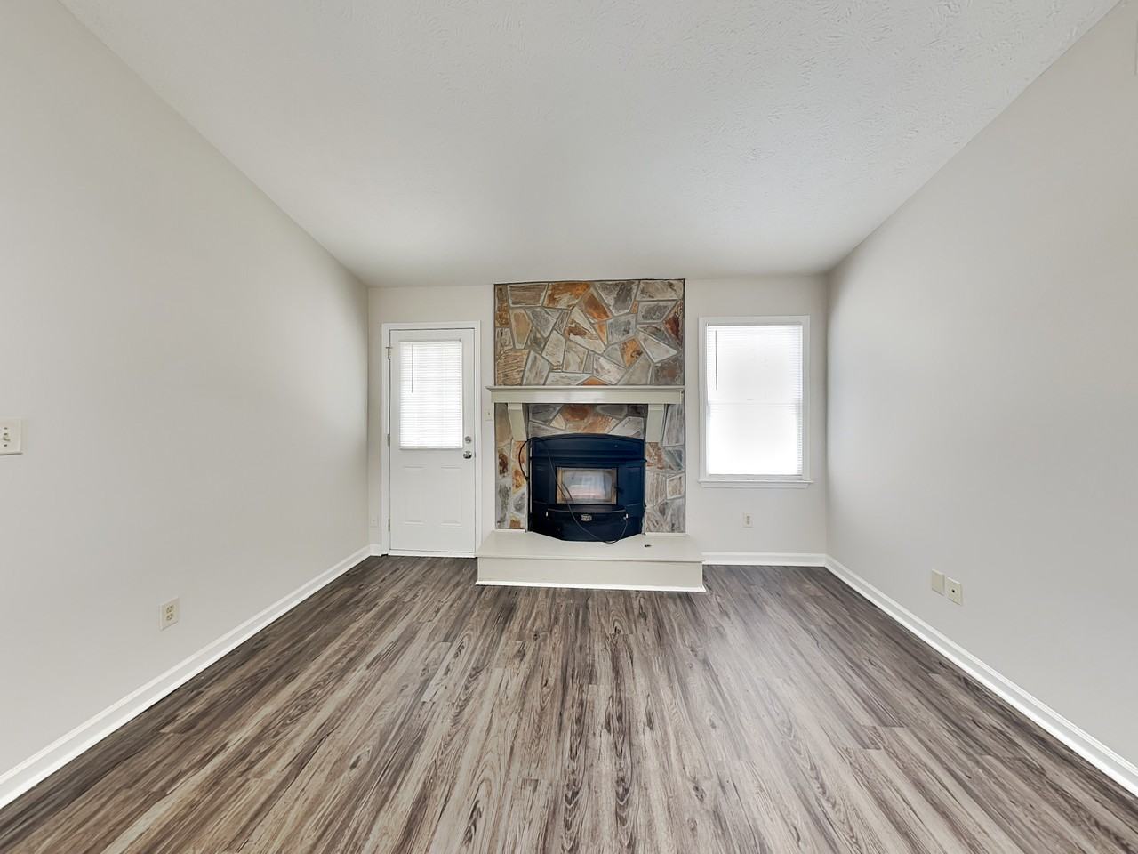 65 Homeport Dr - Photo 2 of 22