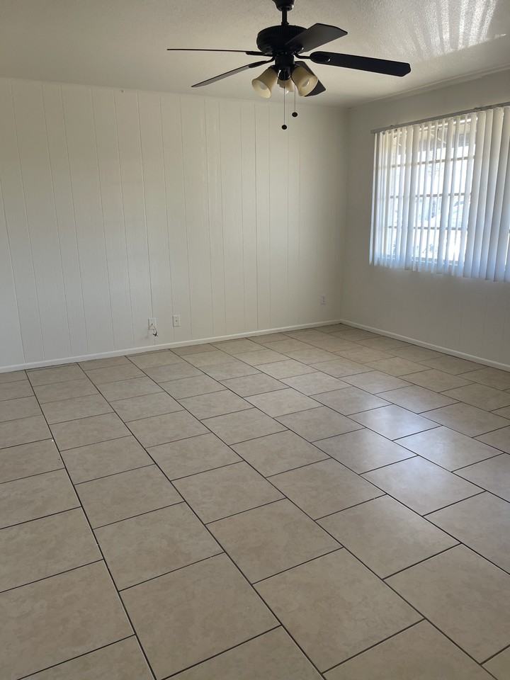 3940 W Sheridan St - Photo 2 of 17