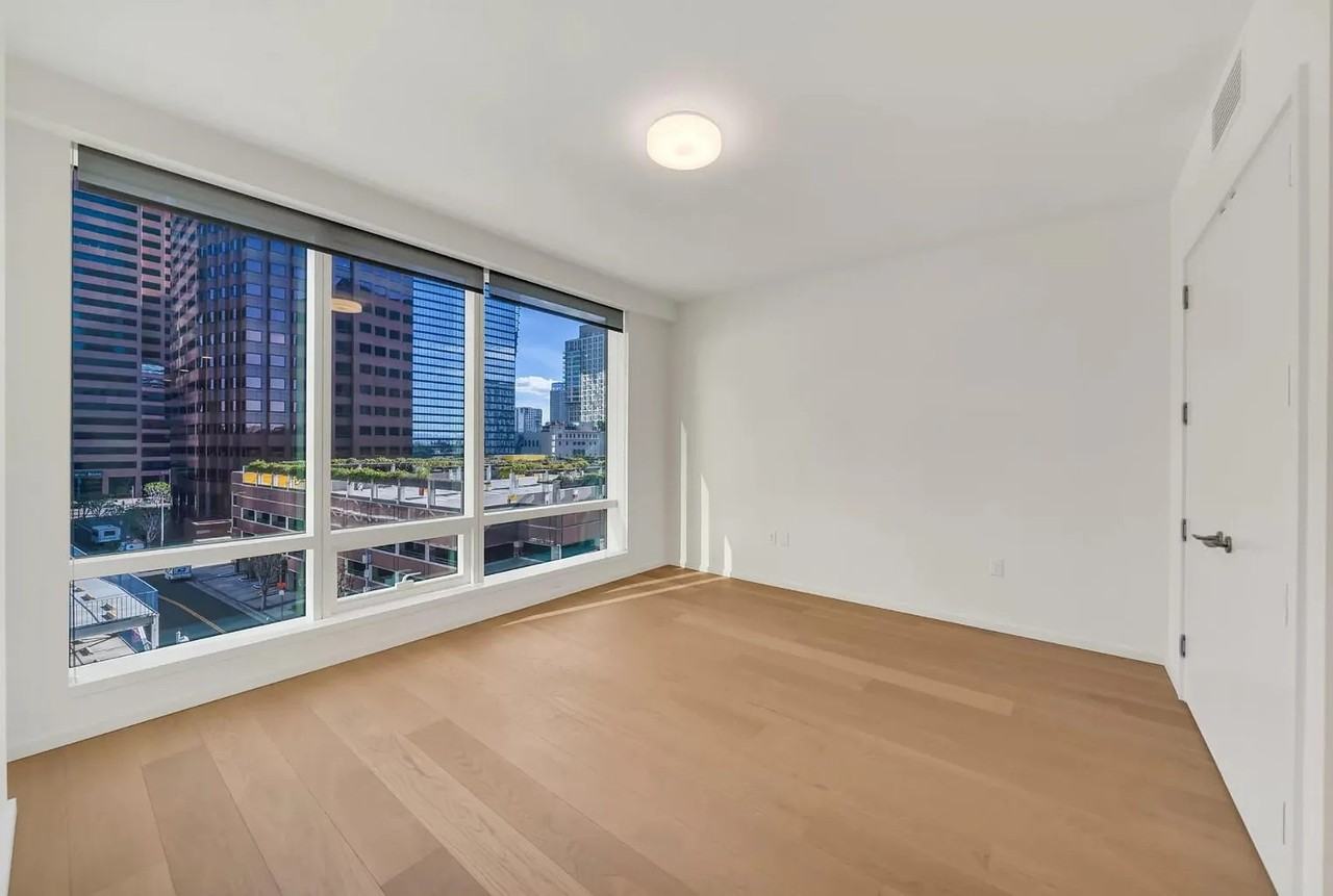 877 Francisco St #721 - Photo 3 of 12