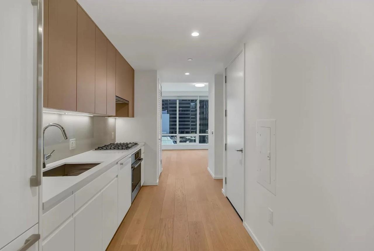 877 Francisco St #721 - Photo 6 of 12