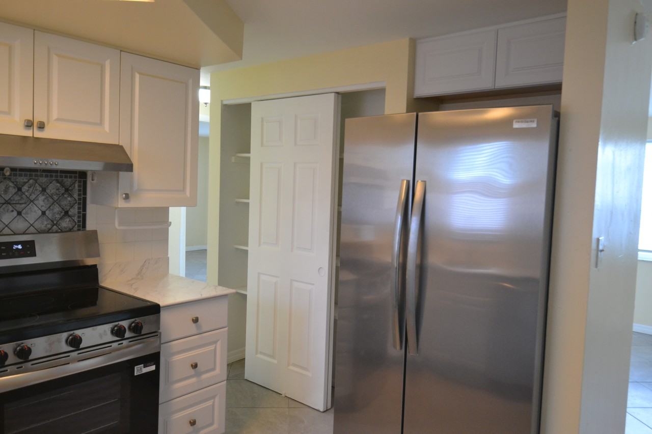 1351 Whitehall Ln - Photo 6 of 25