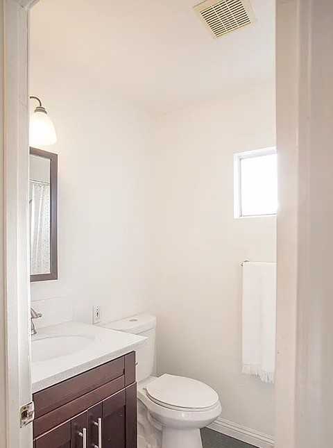 212 N Atlantic Blvd - Photo 5 of 10