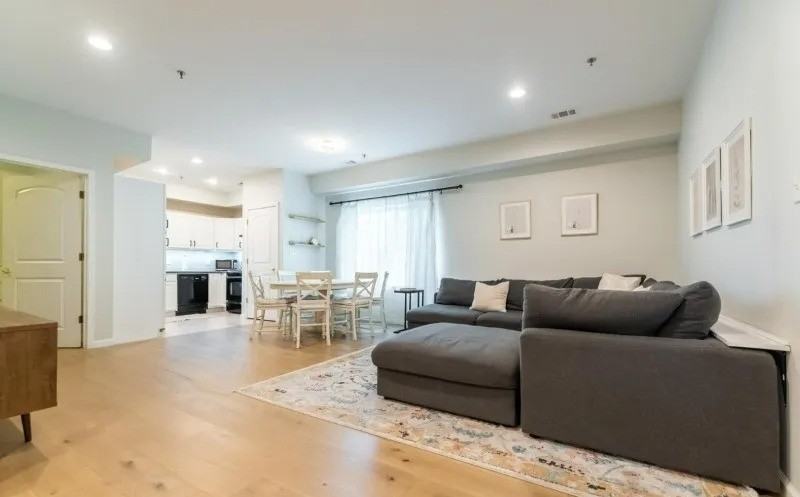 351 S Broad St - Photo 3 of 11