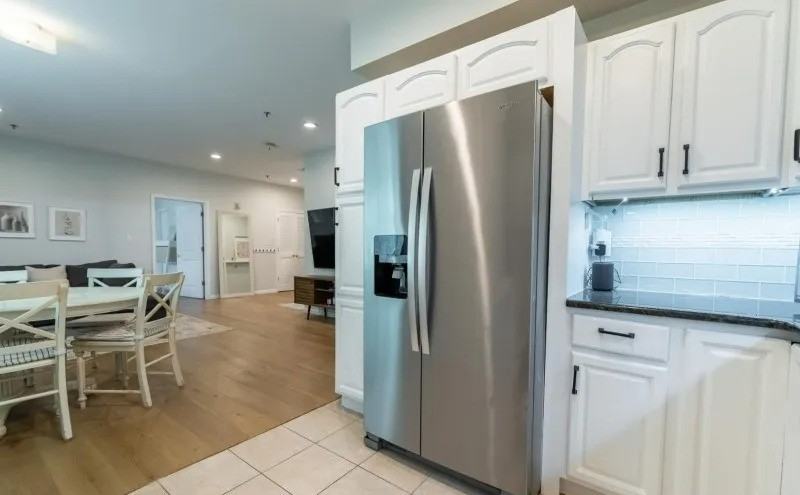 351 S Broad St - Photo 6 of 11