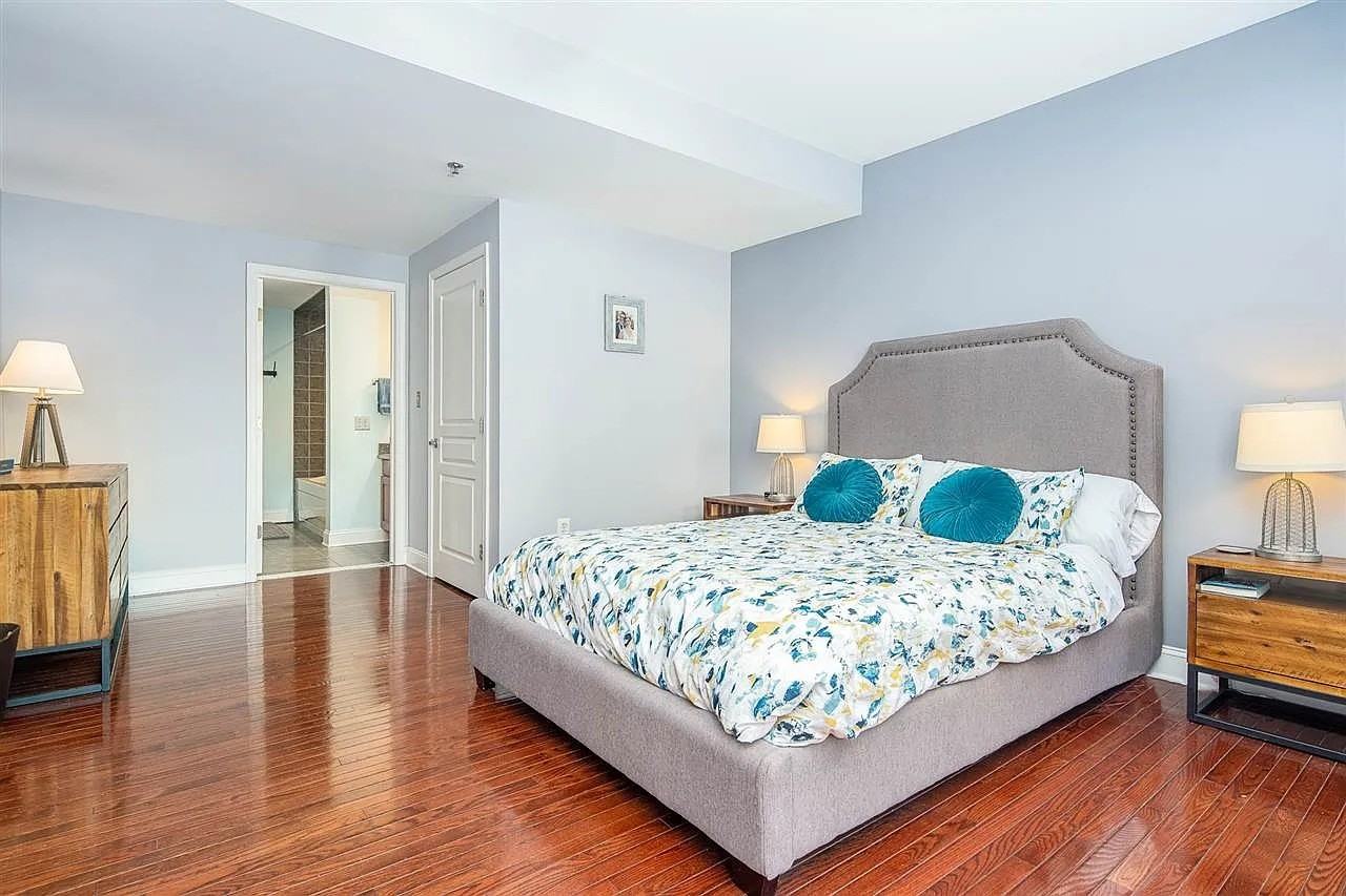 727 Monroe St - Photo 4 of 10