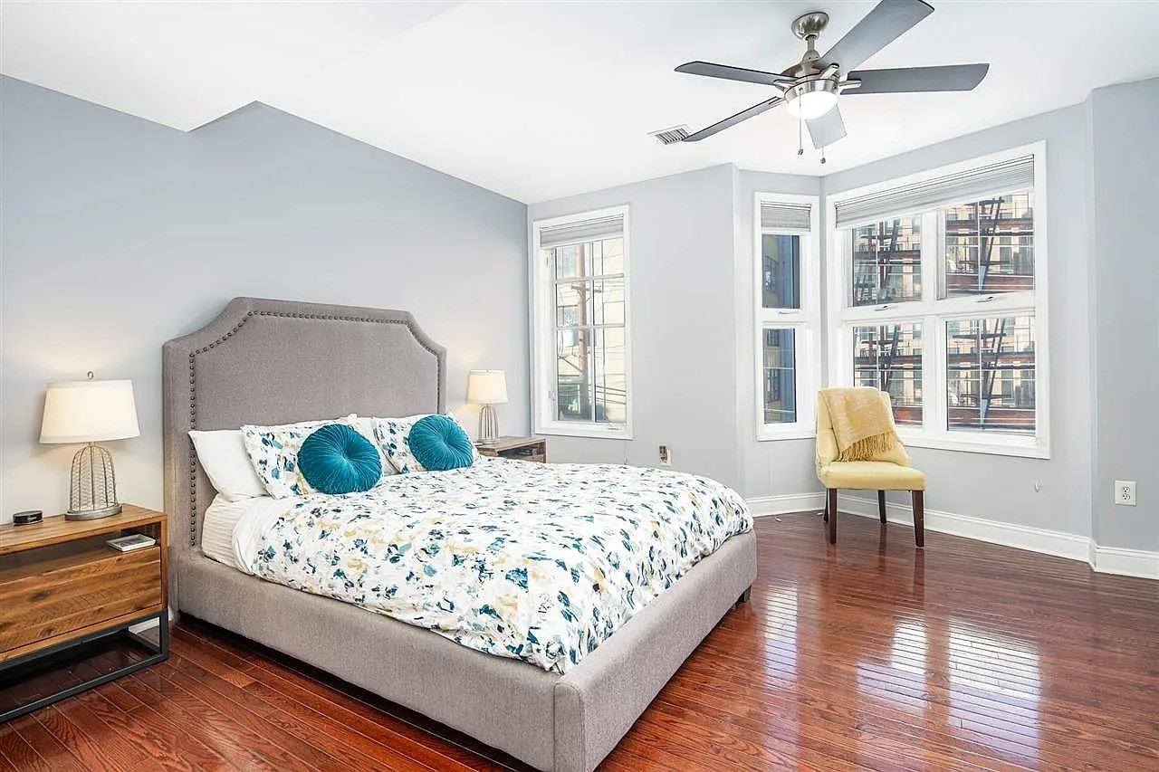 727 Monroe St - Photo 5 of 10