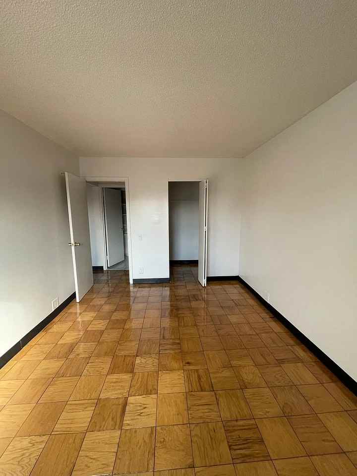 740 E 178th St - Photo 6 of 13