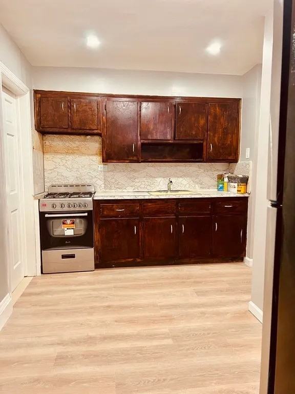 2402 Glebe Ave - Photo 2 of 4