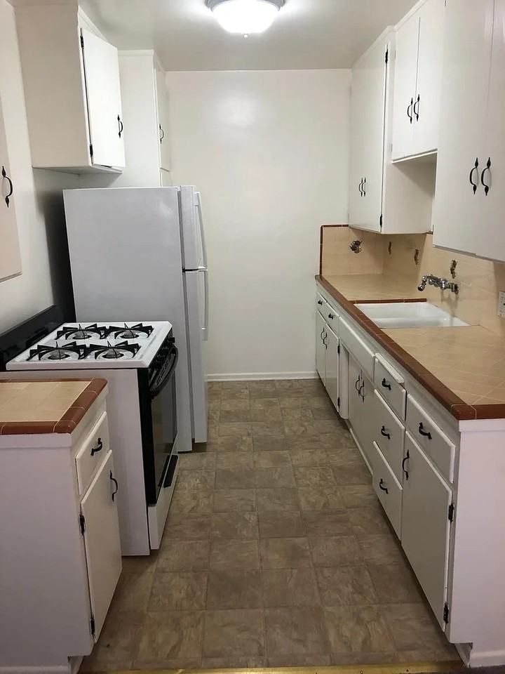 1324 14th St - Photo 4 of 8