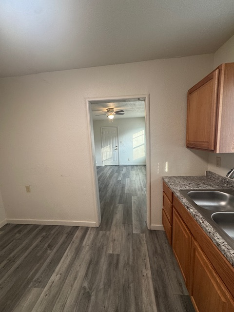 4912 Elvin Ave - Photo 5 of 12