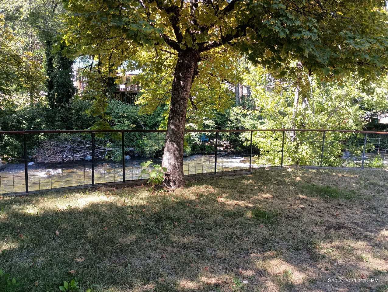 100 Bridge St - Photo 3 of 29