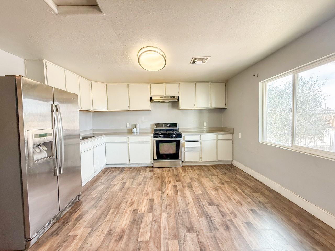 2427 W Yavapai St #A - Photo 7 of 29