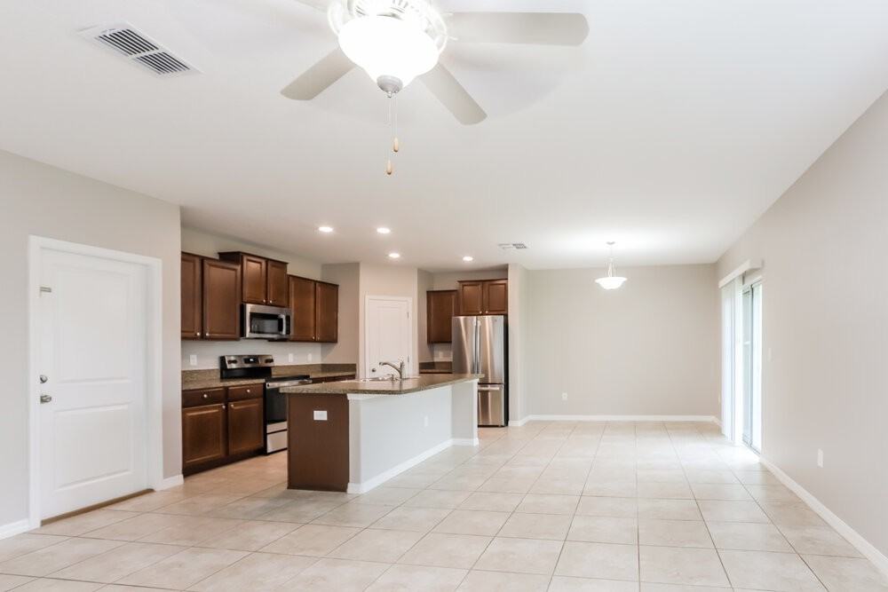 6507 Trent Creek Dr - Photo 4 of 17