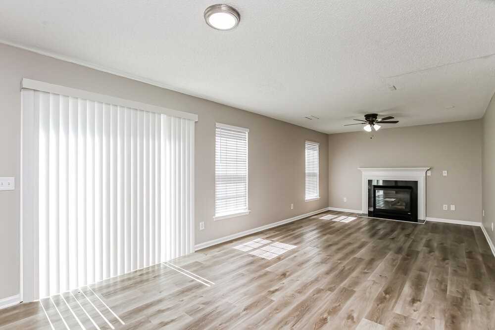 8534 Appledale Dr - Photo 4 of 17