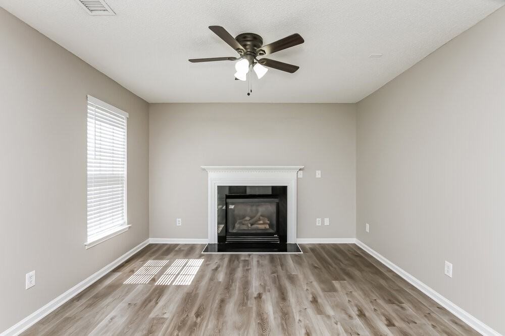 8534 Appledale Dr - Photo 5 of 17