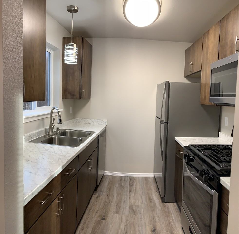 855 W Lookout Dr #C - Photo 5 of 12