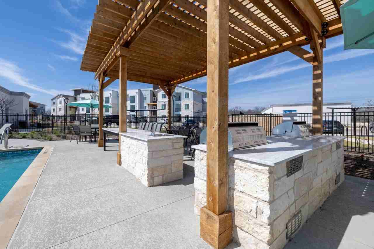 CHARLES MERLE & #A8-4 - Photo 7 of 27