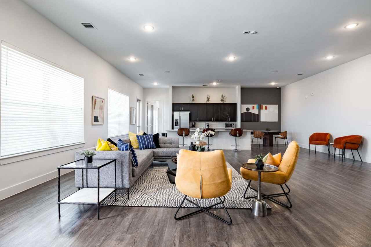 CHARLES MERLE & - Photo 5 of 27