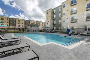 9200 Cameron Rd #B7-21 - Photo 1 of 1