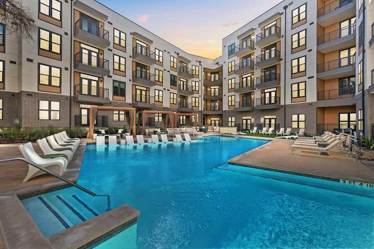 6800 Burnet Rd #S8-56