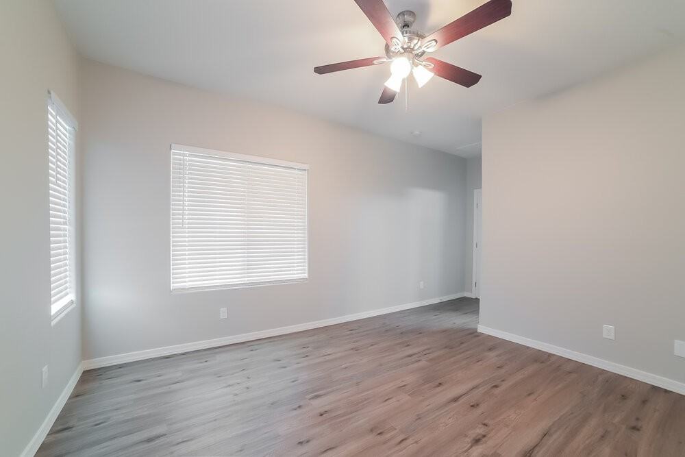 19284 W Woodlands Ave - Photo 7 of 16