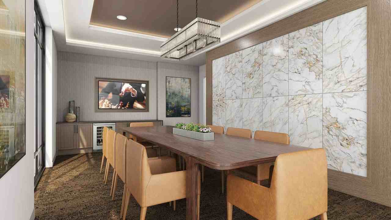 SOLARIS & - Photo 7 of 10