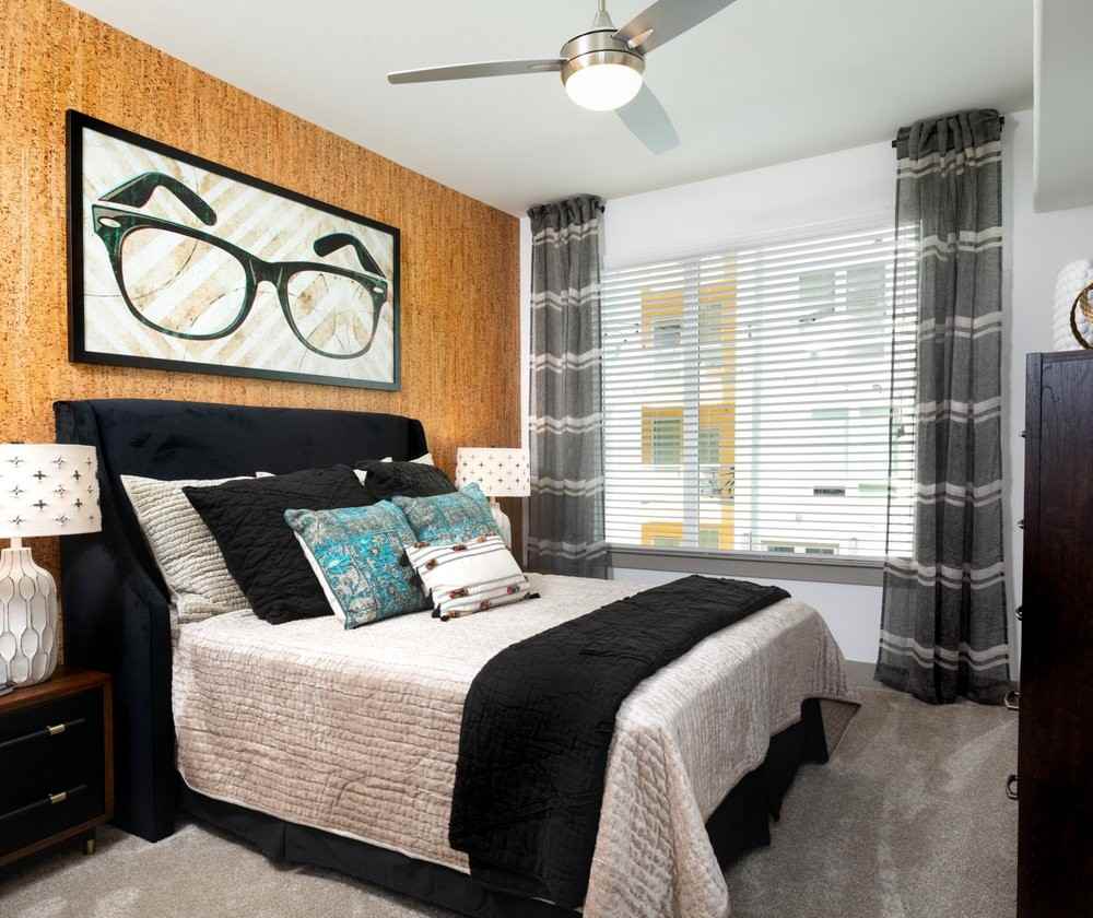 1213 E 5th St - Photo 5 of 23