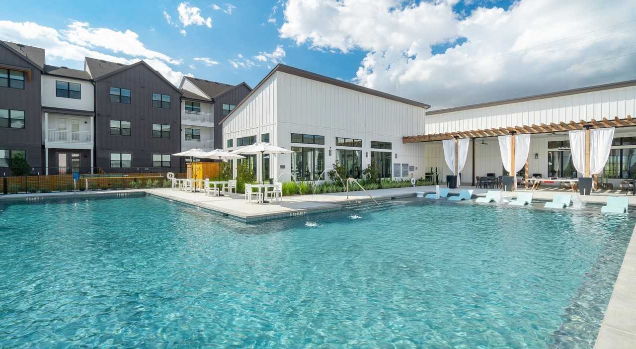 BLUE BLUFF & - Photo 2 of 14