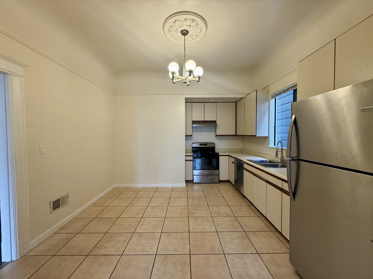 274 4th Ave #274 - Photo 4 of 22