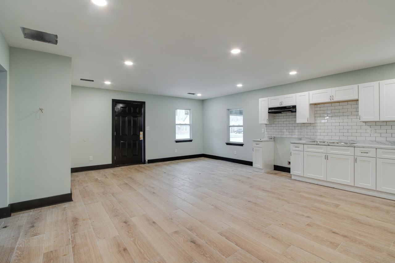 1669 Baine Ave #1 - Photo 4 of 12