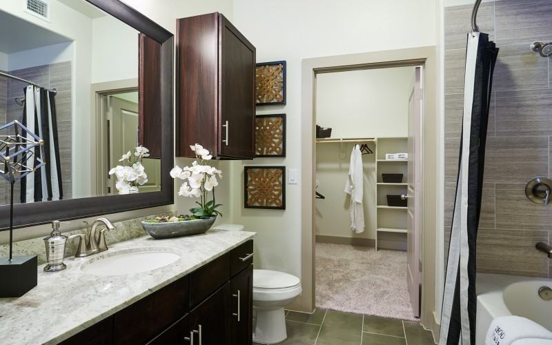 1517 Main St - Photo 5 of 18