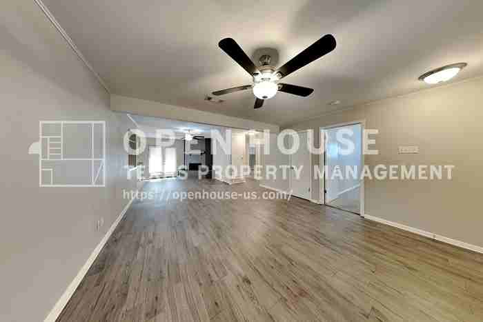 1018 N Lucas Dr - Photo 5 of 24