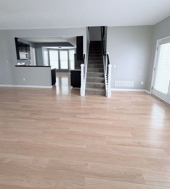 7876 Ashenden Dr - Photo 7 of 19